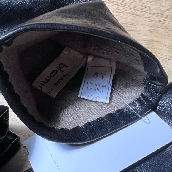 Size 6 1/2 NEW Bloomingdale's Black Leather Gloves with Cashmere Lining  $88 - Picture 5 of 7